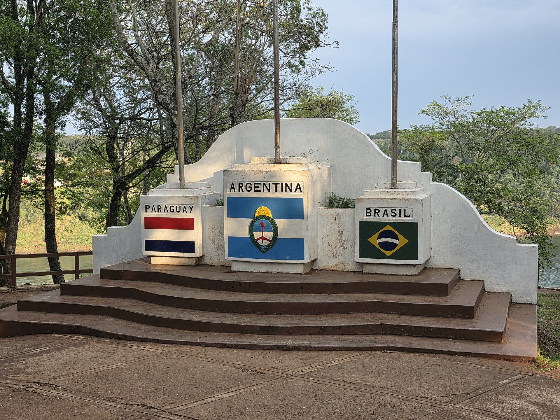 Tres fronteras